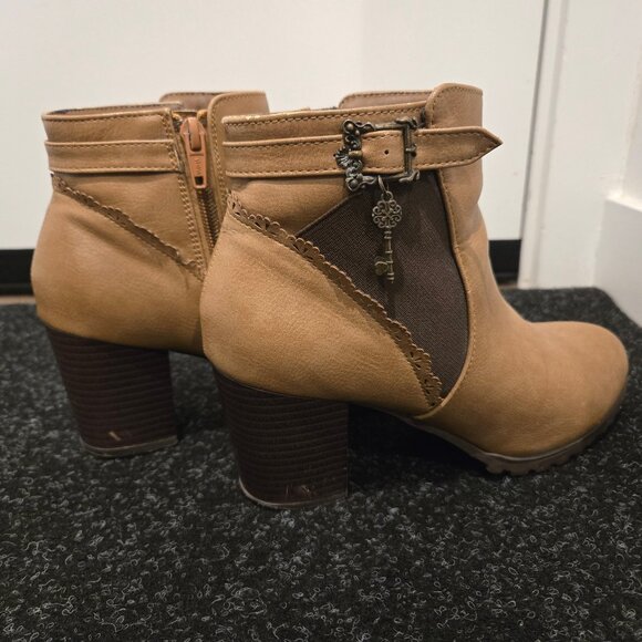 Axes Femme Lolita Scalloped Brown Ankle Booties - Size L, US8 - Picture 3 of 7